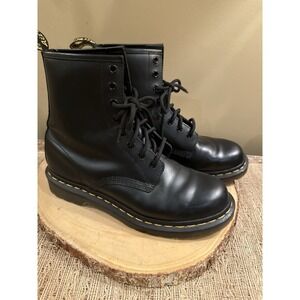 Dr. Martens 11821 Womens Sz-8 Black Lace Up Airware Boots Grunge Worn 2X 238$‎